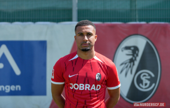 Daniel-Kofi Kyereh (SC Freiburg, 11), Portrait, PorträtMedia Day in der Saison 2024/2025 beim SC Freiburg