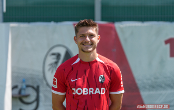 Florent Muslija (SC Freiburg, 23), Portrait, PorträtMedia Day in der Saison 2024/2025 beim SC Freiburg