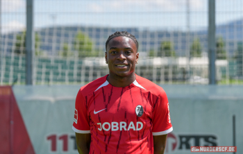 Bruno Ogbus (SC Freiburg, 43), Portrait, PorträtMedia Day in der Saison 2024/2025 beim SC Freiburg