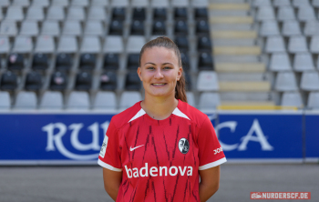 Annabel Schasching (SC Freiburg, 19)Media Day in der Saison 2024/2025 bei den SC Freiburg Frauen